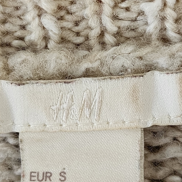 H&M Beige Shaggy Tassel Boho Hippy Festival Long Open Fringe Sweater Size Small - Picture 9 of 11